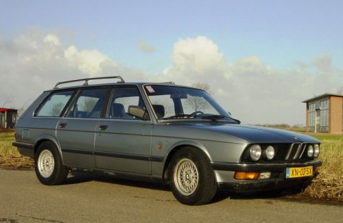 e28touring_a.jpg