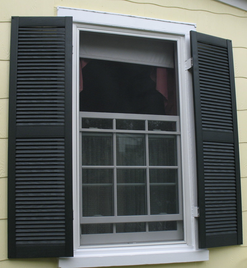 vinyl_shutters_2.jpg